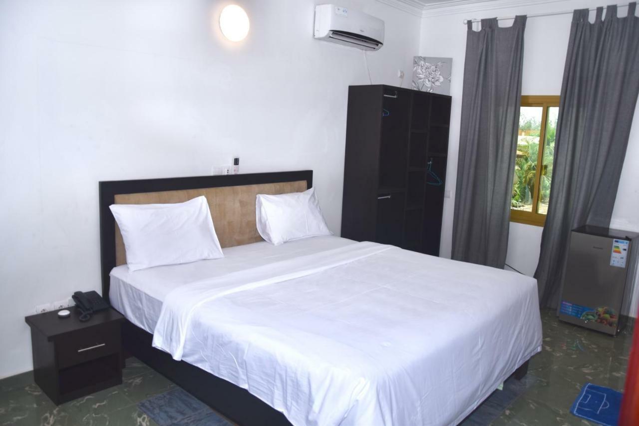 Hotel La Couronne Rw ยาอุนเด ภายนอก รูปภาพ